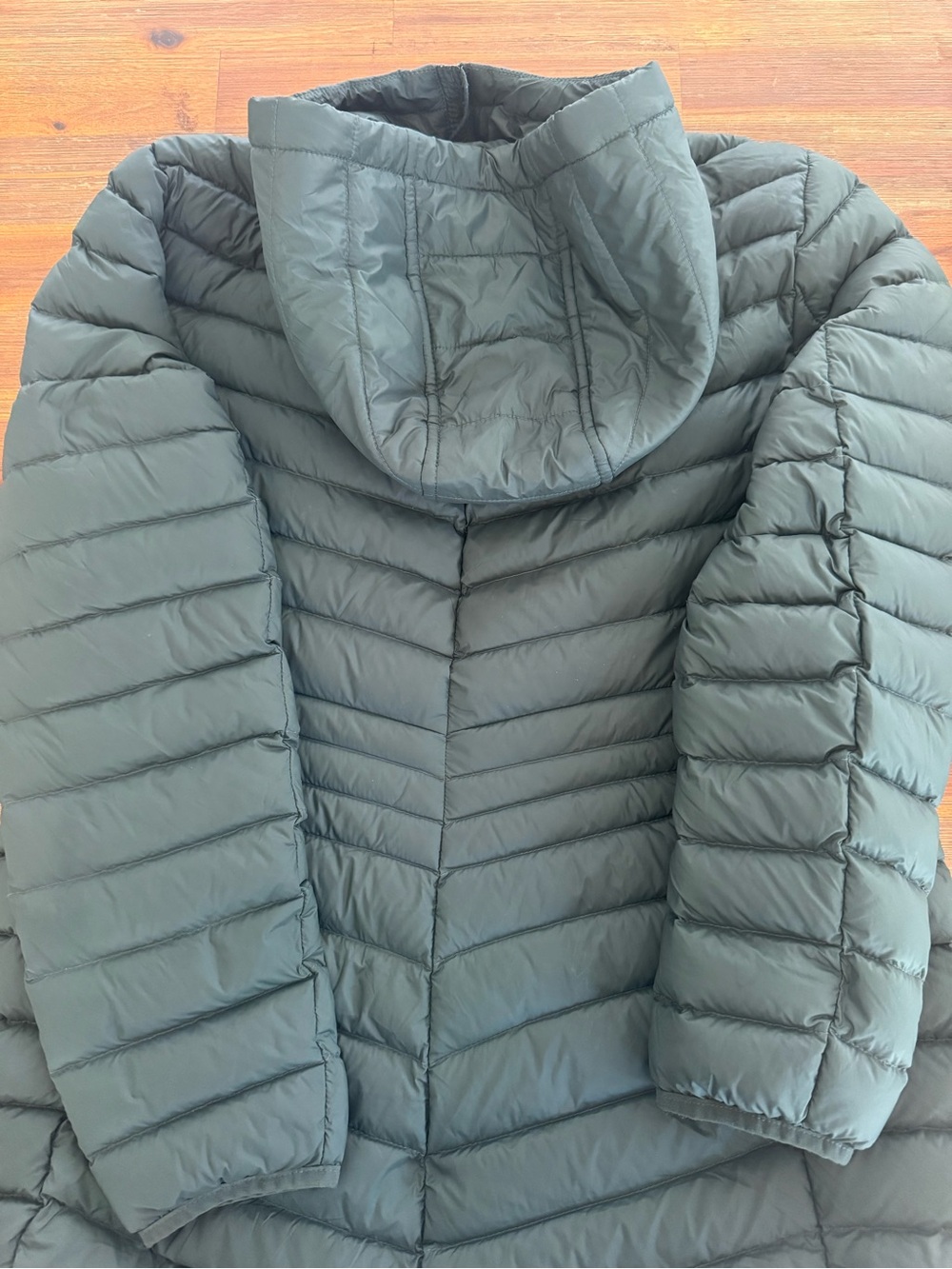 Lands’ End Women’s M 10-12 Packable Down Hooded Puffer Coat Green - Picture 10 of 12
